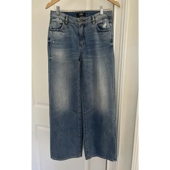 NEUW wide leg women’s jeans sz. 8 blue